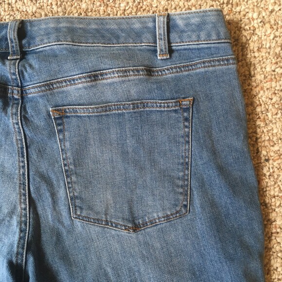 Talbots Flawless Girlfriend Jeans Size 16 16W Embroidered Cropped Denim Capris - Picture 7 of 12